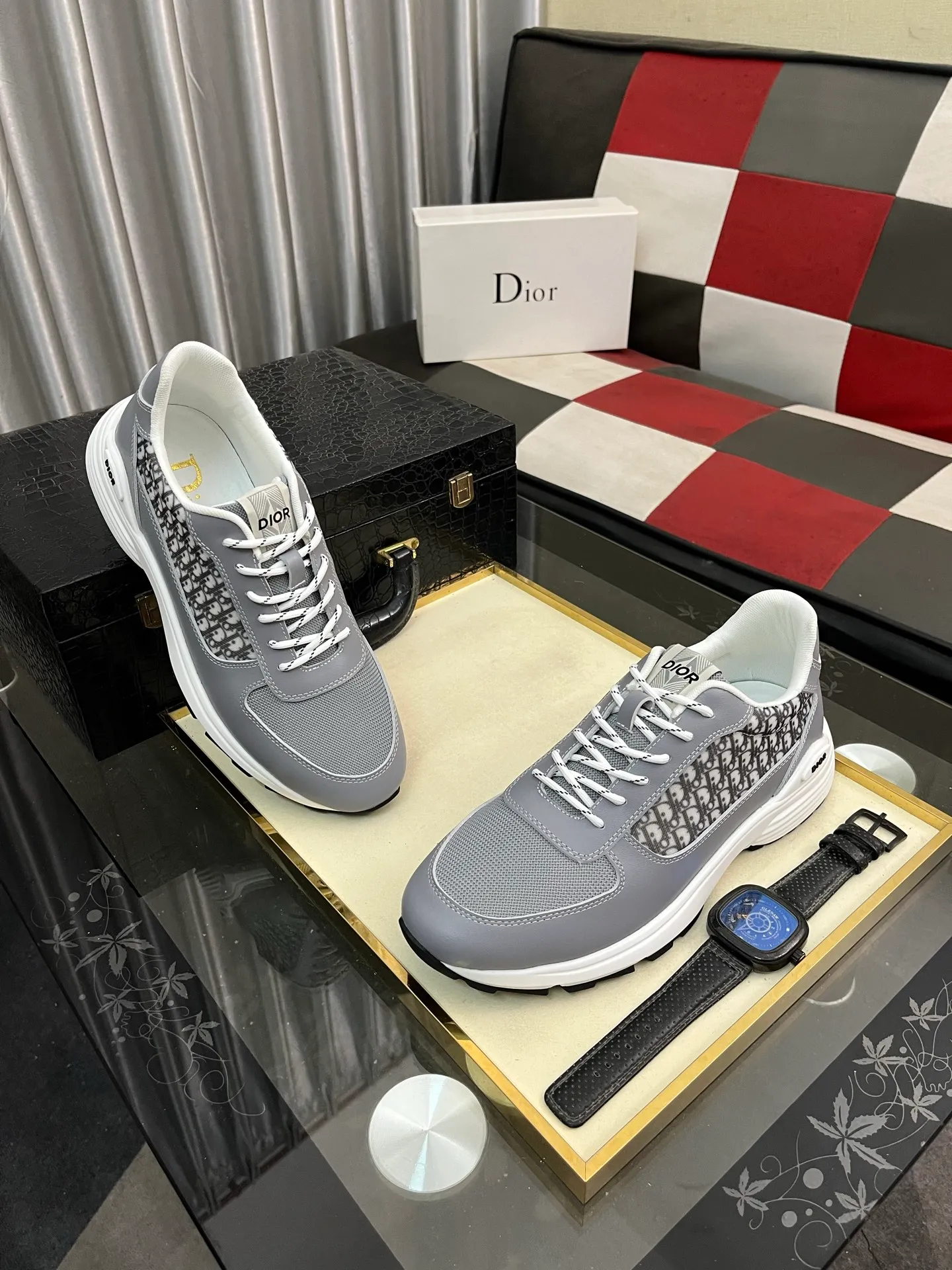 Men's shoes 💰440⌚️⌚️[Dior] The toe is designed to be a bit wider, and the upper foot comfort is perfect. The threads are beautiful, and it fits the pants perfectly. Decorated with various classic details, it is an ideal choice for daily styling. It can be matched with various casual items to create exquisite looks. Fabric: First-layer cowhide/lining sheepskin TPU original outsole Size: 38-444️⃣Colors available